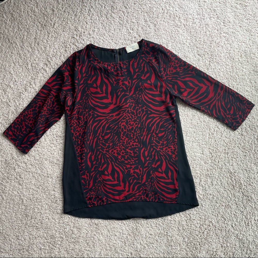 Everly Red Black Animal Print 3/4 Long Sleeve Top Size Small (fits closer to XS)